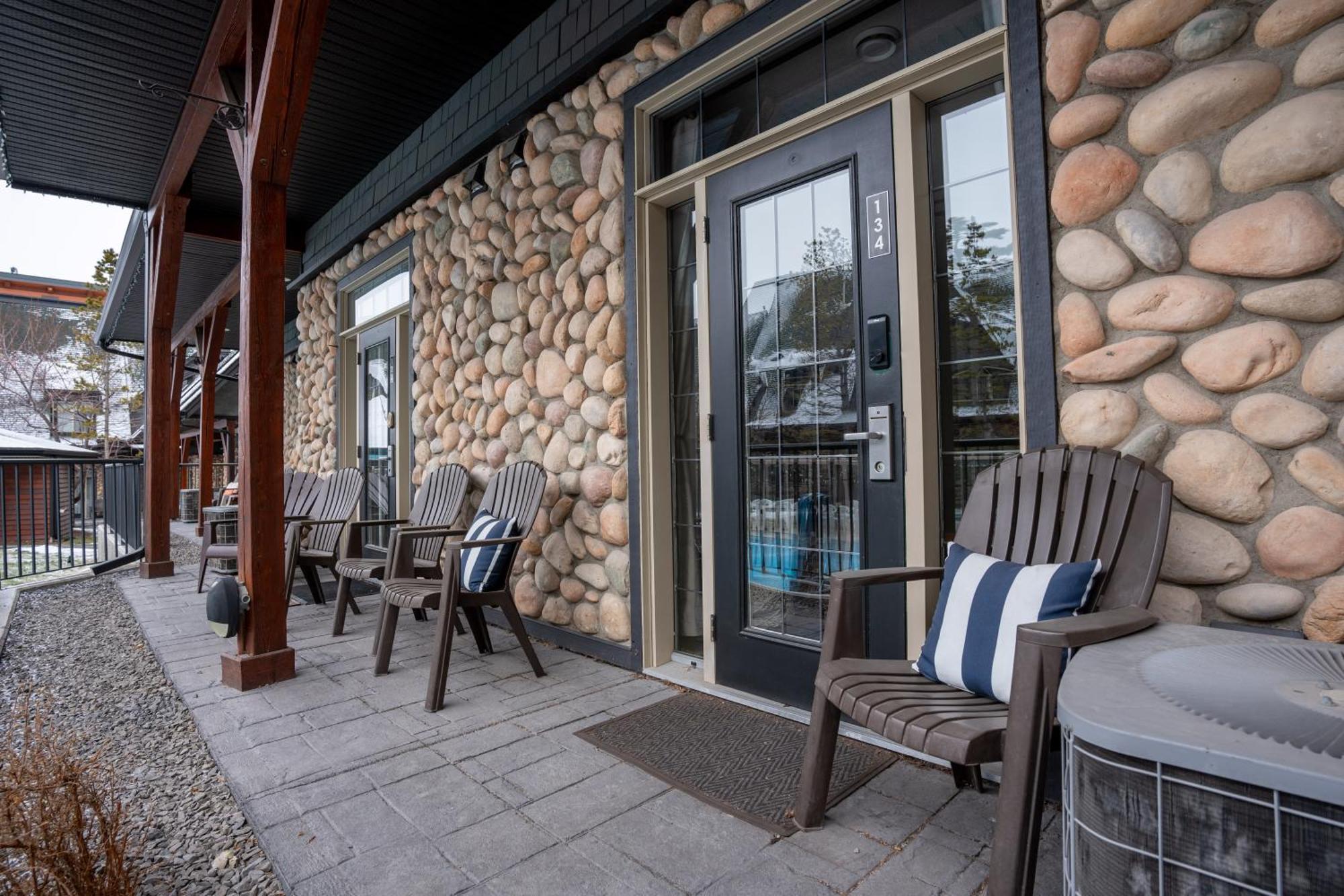Grotto Canyon Chalet Canmore Buitenkant foto
